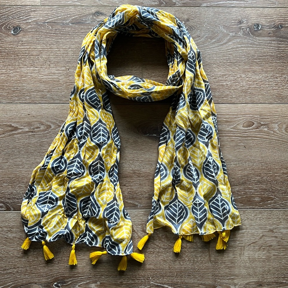 Gray and Yellow Scarf